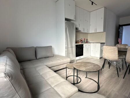 apartament 2+1 me qira prane UET, ne Porcelan.