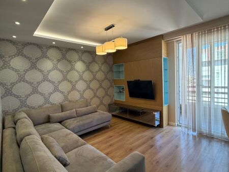 Jepet me qira apartament tek 21 Dhjetori