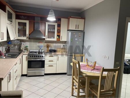 Apartament 2+1 me qera Komuna e Parisit