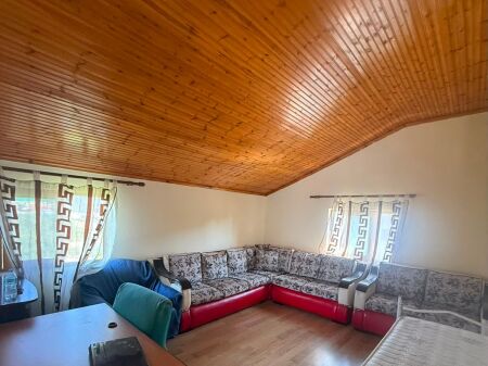 Qera | Shtëpi private 1 + 1 |5 Maji | 300 €/muaj