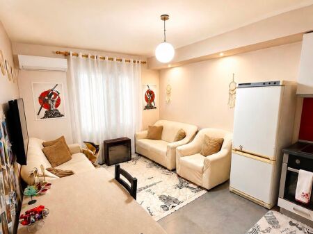 ruga Niko Avrami, prane Shkolles 9 vjeçare “Bajram Curri”, jepet me qera apartament, 1+1, 45,000 leke