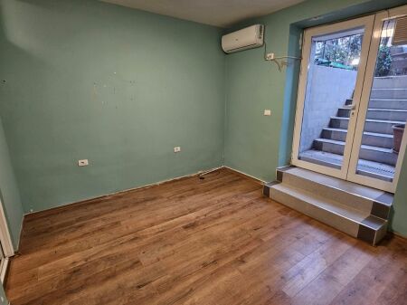 BUSINESS PREMISES FOR RENT