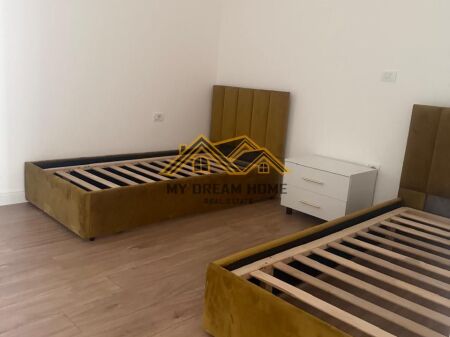 Jepet me qera apartament 2+1, Stacioni i Trenit, Durrës