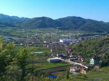 Villa for sale in Peze Helmes with two floors