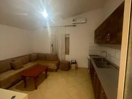 Jepet me qera apartment te qytet students 2+1 mobiluar 50000 lek