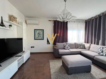JEPET APARTAMENT 1+1+VERANDE ME QERA NE BLLOK 700 EURO