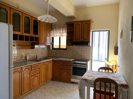 Affitto | Vilë 2 + 1 | Porcelan | 480 €/mese