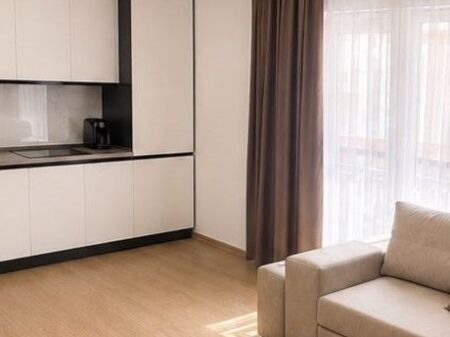 Jepet apartament 2+1+2 me qira tek Pazari i Ri , Rruga Luigj Gurakuqi , Rruga e Dibres , 9-Katshet, Qender ,Sheshi SKendebej .