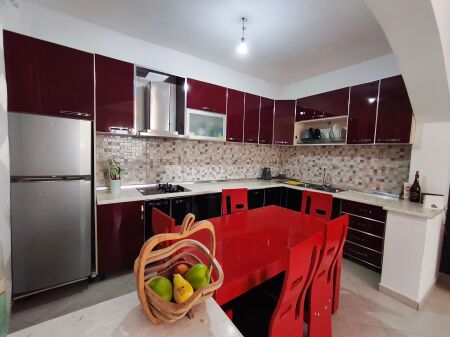 Apartament 2+1 me qira në qendër të Durrësit Stacioni Trenit
