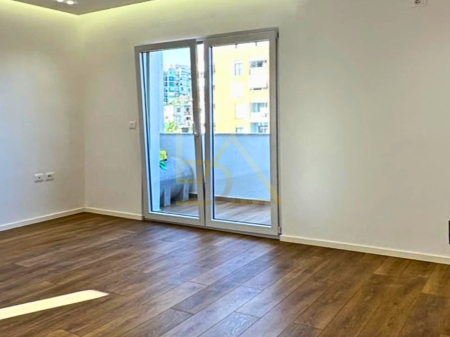 SHITET APARTAMENT 2+1 – QENDËR, TIRANË