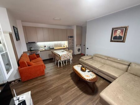Apartament 2+1 Qera Laprake