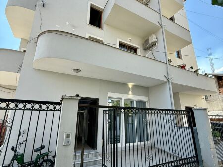 Jepet me qera apartament 3+1+1Selite Te Marin Barleti