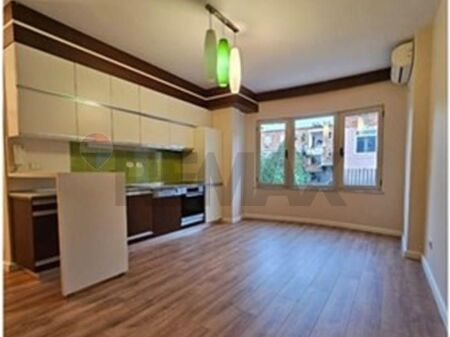 Shitet apartament 1+1 tek Mine Peza