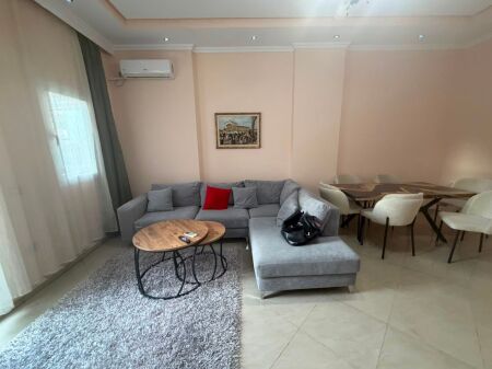 Apartament 1+1 me qera tek Pazari i Ri