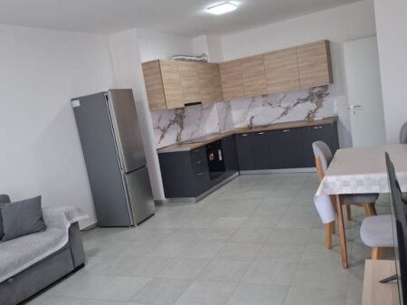 Qira, Apartament 2+1 në Rrugen 5 Maj
