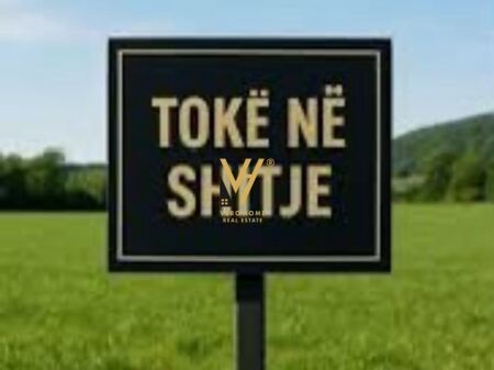 SHITET TOKE TRUALL 2.400 M2 NE KOMBINAT 240.000 EURO