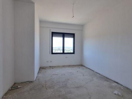 SHITET APARTAMENT 2+1+2 – ASTIR ,PERBALLE VILES L2  📍Prane Viles L2 Astir, Tiranë  ✨ Apartament 2+1+2, në një objekt të ri në përfundim, me dorëzim së shpejti.  🔹 Kati: 10 🔹 Sipërfaqe bruto: 107.24 m² 🔹 Sipërfaqe neto: 95.97 m² 🔹 Tipologji: 2+1+2 🔹 Objekt i ri – në përfundim 🔹 Dorëzimi: në përfundim të punimeve  💶 Çmimi: 1,500 €/m² 💰 Çmimi total: 160,860 €