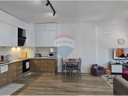 Apartament - Për Qira - Bulevardi i Ri, Tiranë