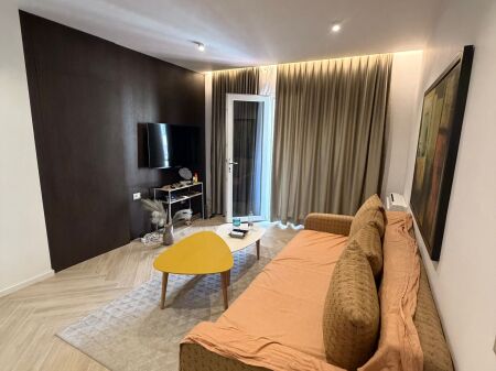 Jepet Apartament 1+1 me qera ne Plazh