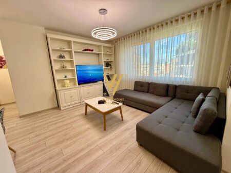 JEPET APARTAMENT 1+1+BLK ME QERA TE RRUGA E KOSOVAREVE 900 EURO
