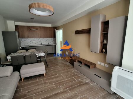 JEPET ME QERA APARTAMENT 2+1+BALLKON "5 MAJI" 55.000 LEKE