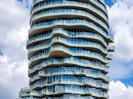  ULJE ÇMIMI | SHITET APARTAMENT 1+1 – TIRANA’S ROCK 