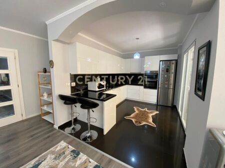 Apartament 2+1+Parkim me qira tek Liqeni Thate *** Pa Malore***