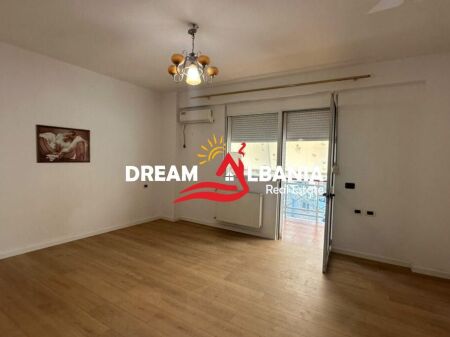 Ambient zyre bosh me qera ne rrugen Lidhja e Prizrenit te Garda, Tirane (ID 42215485)
