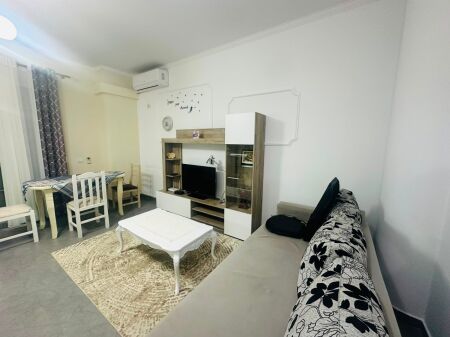 Super apartament 1+1= 21 Dhjetori =57.000 lekë