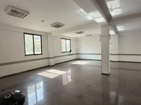 UFFICIO IN AFFITTO 200 M2 C200.000 LEKE FH-89501