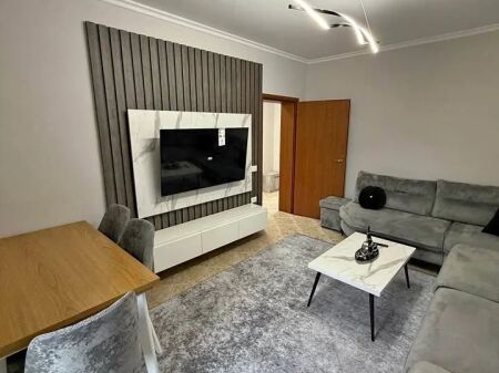 Apartament me qera 2+1 tek Rruga e Durresit (ID B221448) Tirane