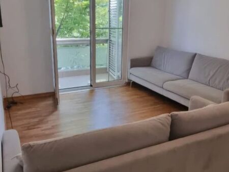 Jepet  me qera apartament 2+1   [ID LM 061]
