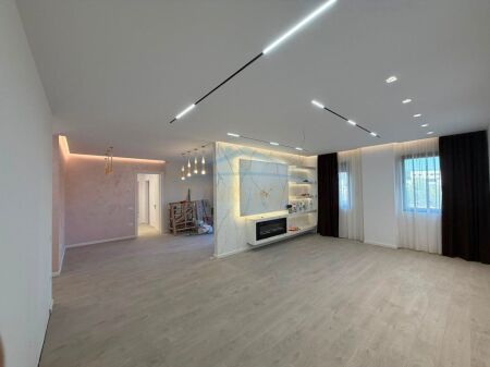 Qera , Apartament 2+1+Post Parkimi , Liqeni i thate , Tirane