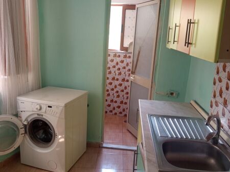 Garsionere  21000 leke . Rruga 5 maji