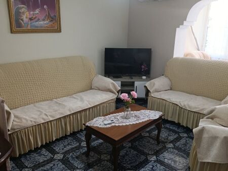Qera | Apartament 2 + 1 | Shkolla Bashkuar | 420 €/muaj