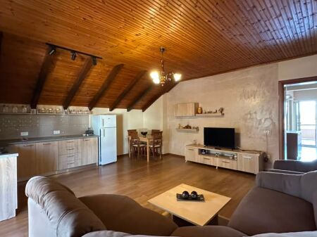 Apartament 3+1 per qira tek Xhamlliku