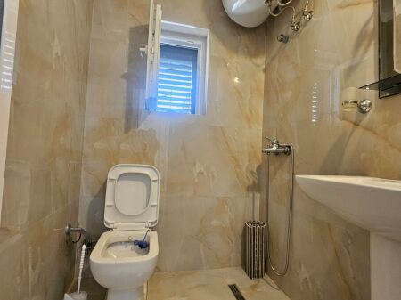 Jepet me qira apartament 1+1