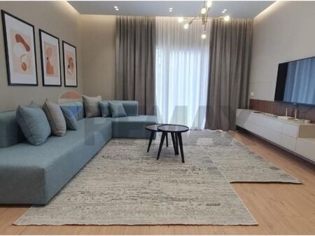 Jepet me qira apartament luksoz 2+1+ Parkim