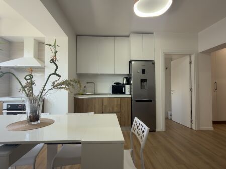 JEPET ME QIRA APARTAMENT 3+1,Prane Pazarit te Ri ,🏷️75.000Leke