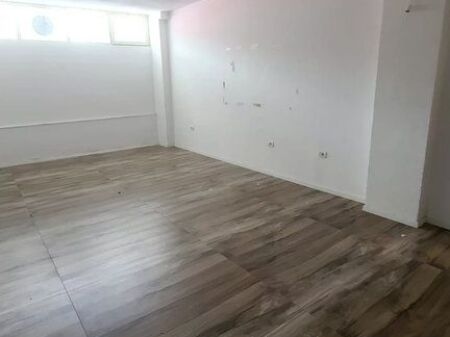 Spazio multifunzionale in affitto a Globe, Tirana - 3200€ | 600 m²