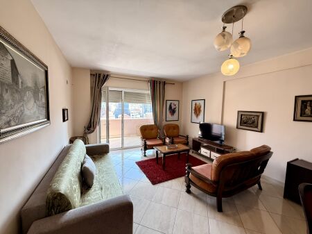 📣 QERA Apartament 1+1 📍 Rruga “Siri Kodra”, Brenda Unazes Se Vogel, Prane Market “Xhangolli” ✨