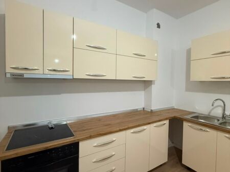 Apartament me qera 3+1+2+ballkon