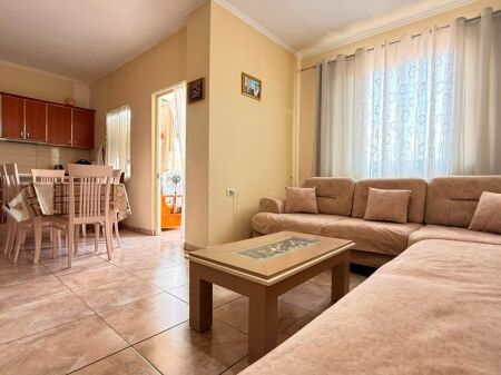 Shitet Apartament 2+1 tek Kafja e Rremes