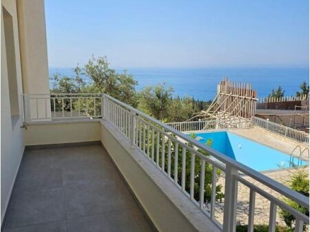 NE SHITJE APARTAMENT 1+1, DHERMI