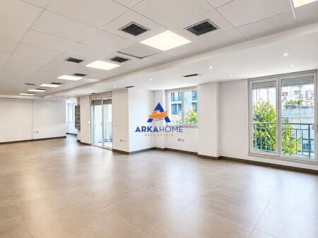 SHITET AMBIENT BIZNESI/ZYRE 450 M2 "KOMUNA E PARISIT" 1.575.000 EURO