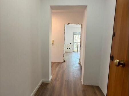 APARTAMENT PËR SHITJE PRANË BULEVARDIT ZOGU I