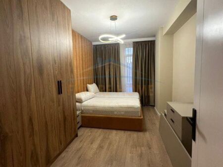 Shitet Apartament 3+1 – Pranë Vilës L , UNA71333