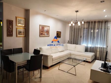 JEPET APARTAMENT 2+1+BALLKON ME QERA "RRUGA FROSINA PLAKU" 725 EURO