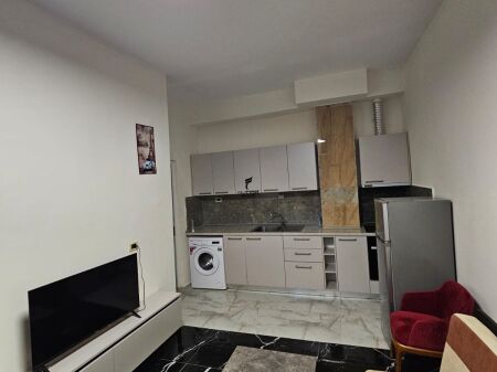 APARTAMENT ME QERA 1+1 ALI DEMI 40.000 LEKE FH-89546