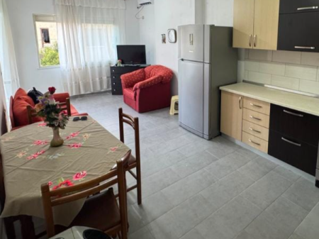 Appartamento 1+1 in affitto a Yzberisht, vicino a Bar Ciao, Palazzi Cabej, Misto Mame, Astir.
